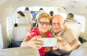 Le transport en avion avec des seniors